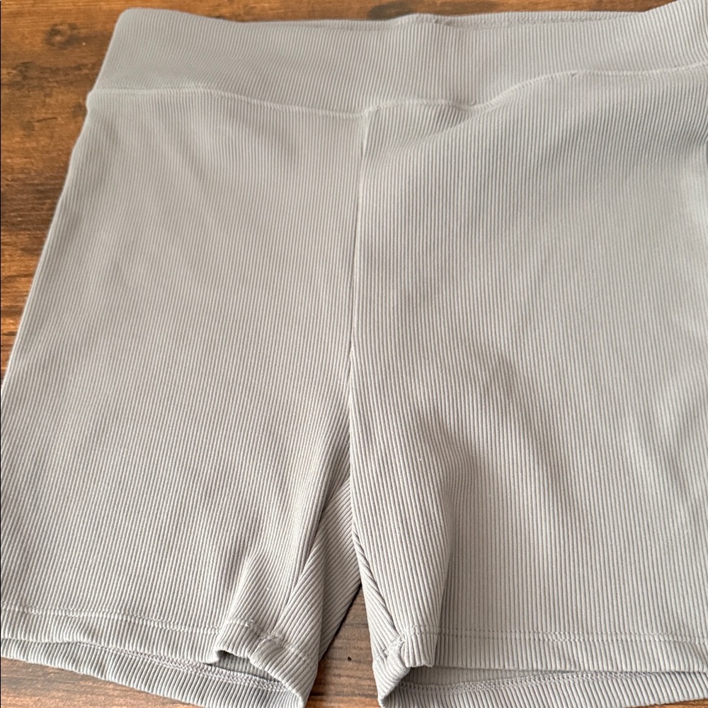 Abound Women's Athletic Ribbed Shorts in Light Gray